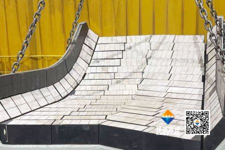 火速響應(yīng)！精城特瓷2小時(shí)內(nèi)赴現(xiàn)場解決礦山料斗ZTA陶瓷襯板安裝難題